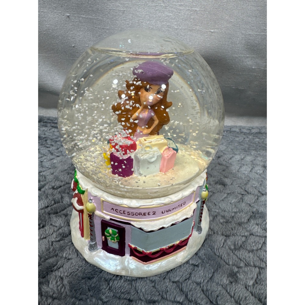 Bratz Enesco Musical Snow‎ Globe Deck the Halls Shopping Theme Y2K Collectible